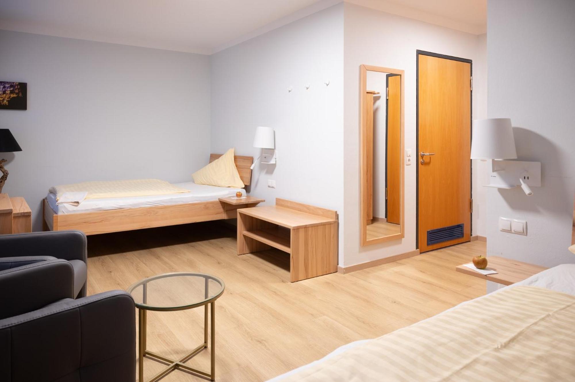 Hotel&Café Ritter von Böhl Deidesheim Esterno foto