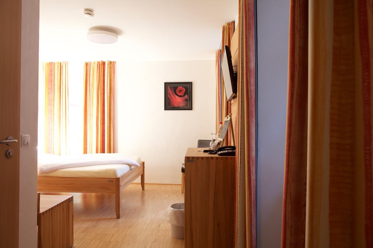 Hotel&Café Ritter von Böhl Deidesheim Esterno foto